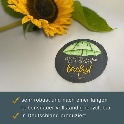 Untersetzer „Erfolg ist, wenn du trotzdem lachst“ – Kleines Geschenk zur Aufmunterung, spülmaschinenfest