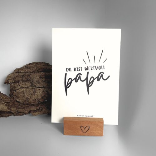 Schlichte Postkarte: "Du bist wertvoll Papa" | Grußkarte für Papa aus nachhaltigem Naturkarton