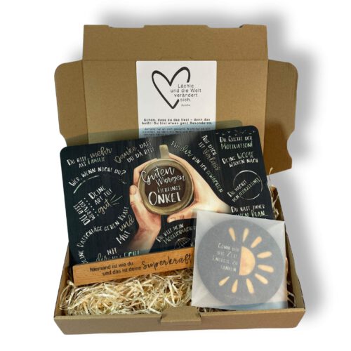 Geschenkset für Onkel – Frühstücksbrett „Guten Morgen Lieblingsonkel“ mit Getränkeuntersetzer & individualisierbarem Halter aus Buchenholz