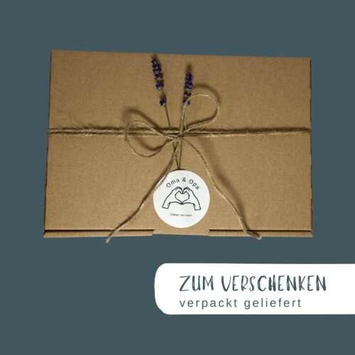 Geschenkset für Großeltern: liebevolles Frühstücksbrettchen-Set für Oma und Opa mit individualisierterem Halter in Geschenkverpackung – Bild 7